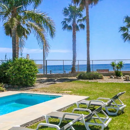 Acacias - Only Families Villa *