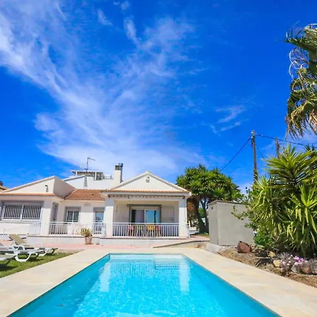 Villa Acacias - Only Families
